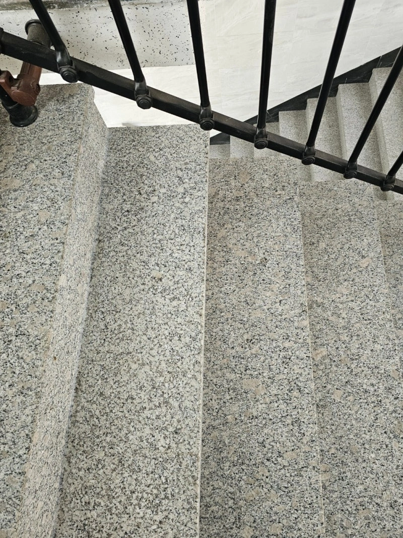 인천 부평구 외벽 판석 들뜸 보수 시공 전